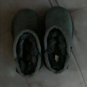 UGG Shoes - NEW Toddler Uggs with Bow UGG Shoes - NEW Toddler Uggs with Bow